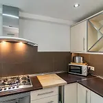 Ab4 - Lovely Walking Distance Apartament