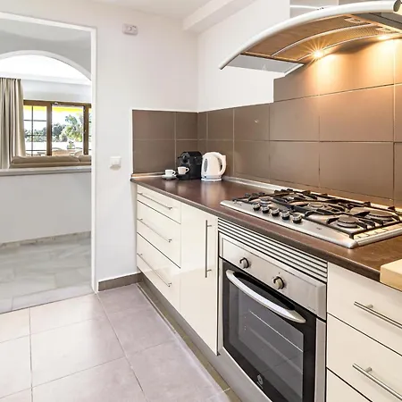 Ab4 - Lovely Walking Distance Apartment Marbella