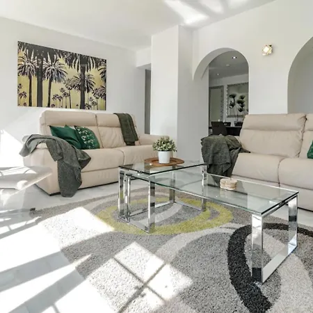 Ab4 - Lovely Walking Distance, 아파트 *