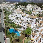 Ab4 - Lovely Walking Distance Апартаменти